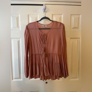 Women’s very cute blouse, size s
